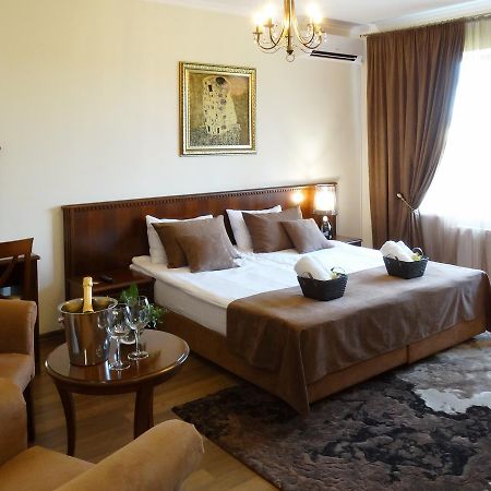 Henry Ford Mini Hotel Odessa Exterior foto