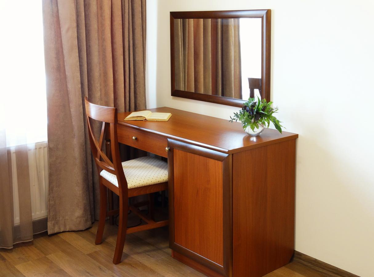 Henry Ford Mini Hotel Odessa Exterior foto